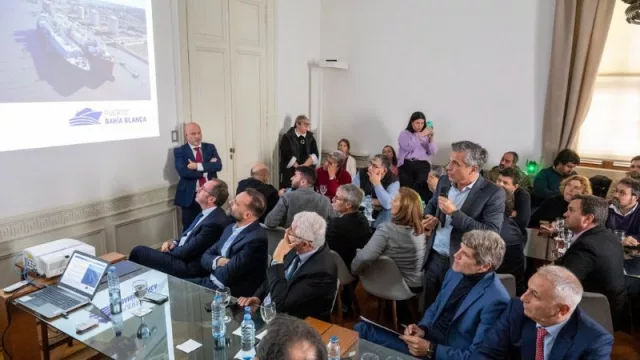 Buenos Aires afirma su compromiso con la instalación de la planta de GNL en Bahía Blanca
