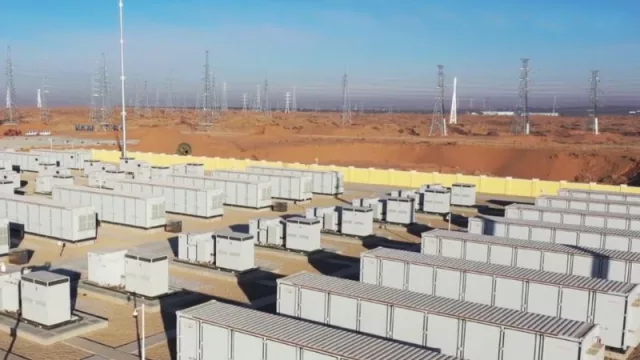 Contenedor almacenamiento energía.