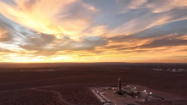 El conflicto en Medio Oriente impulsa el petróleo (y abre una oportunidad para Vaca Muerta)