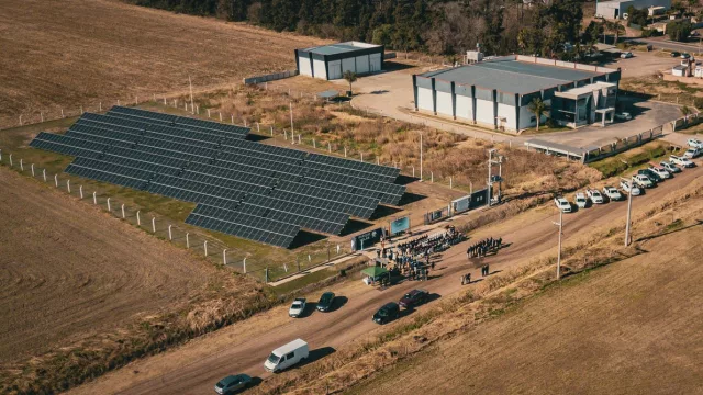 General Roca inauguró su parque solar comunitario y apuesta a la generación local de energía renovable