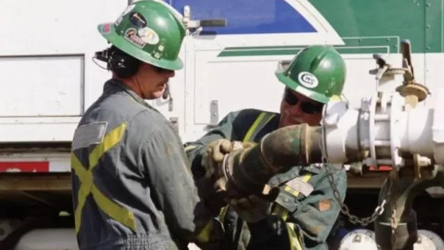 Refractura en Vaca Muerta: Calfrac presentó en Neuquén una estrategia para darle “una segunda vida” a los pozos maduros