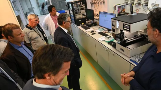 YPF presentó en Y-TEC un nuevo polímero desarrollado para mejorar la eficiencia de la estimulación hidráulica en Vaca Muerta