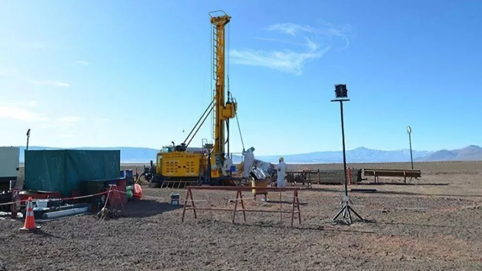 Canadiense y firma china sellan acuerdo por US$ 100 millones para desarrollar litio en Salta