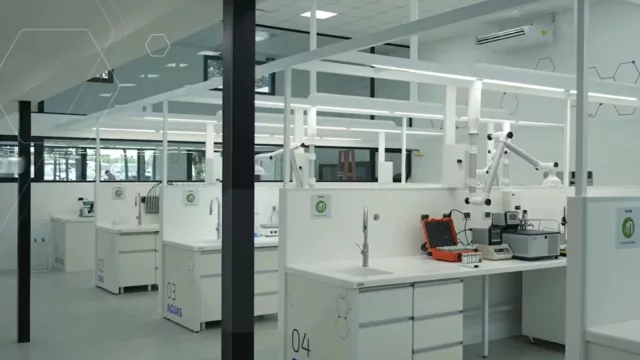 Pecom inauguró un laboratorio de investigación y desarrollo en Neuquén para atender a Vaca Muerta
